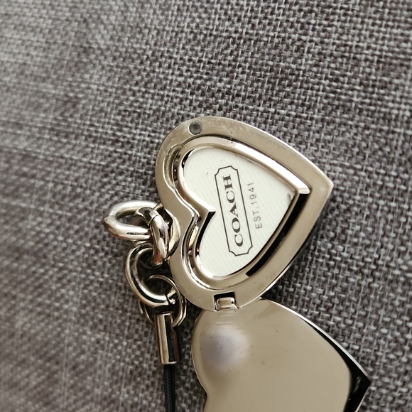 Adorable NWOT Coach Heart Picture Locket Bag Charm ❤️ - Picture 6 of 10